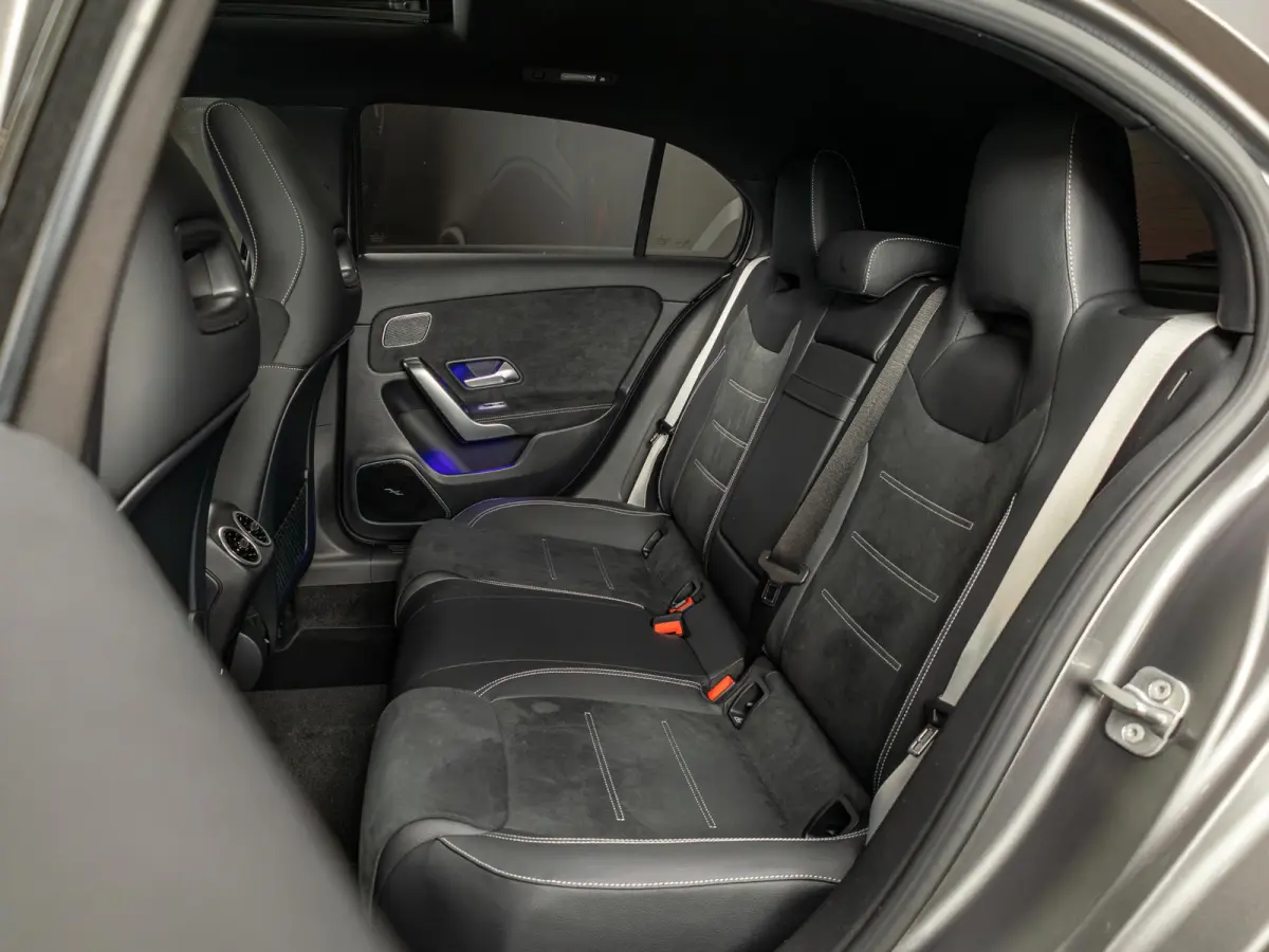 Hatchback 250 e Business Solution AMG | Premium PLUS | Panorama dak