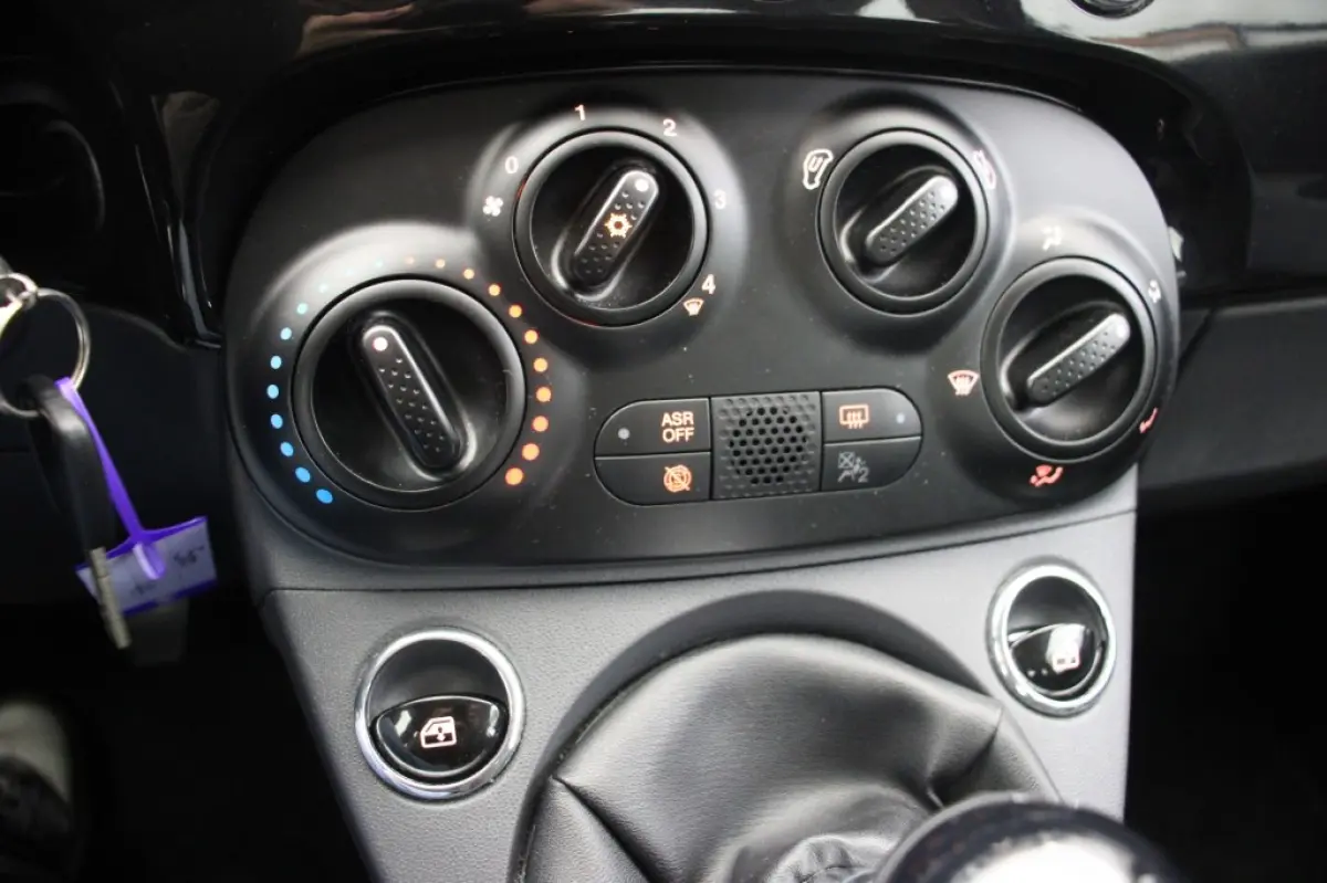 0.9 TwinAir Turbo Popstar - Airco, multifunctioneel Stuur