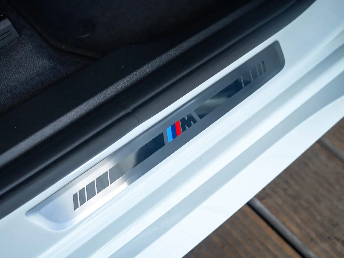 30e xDrive M Sportpakket Pro | Premium Pack | Professional Pack | Comfort Pack