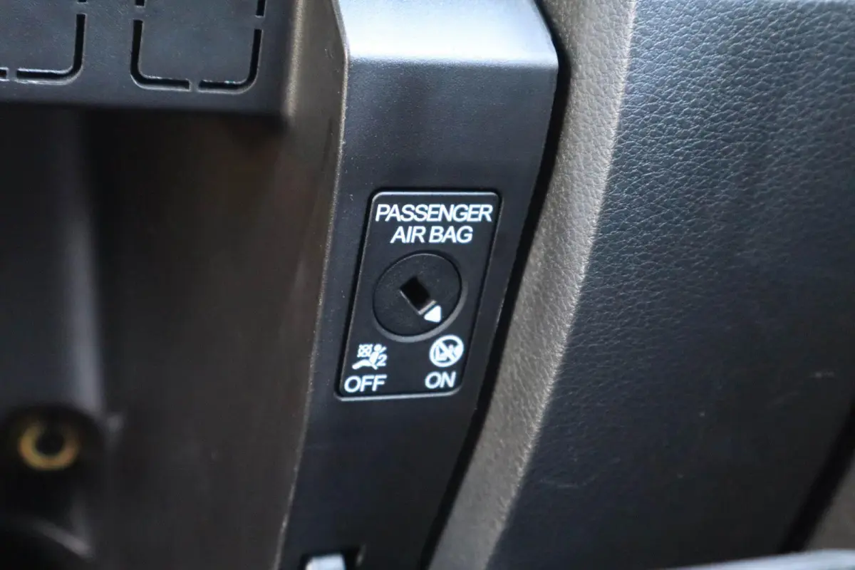 1.0 TSI 95pk Ambition | Volautomatische airconditioning | All season banden | Parkeersensoren achter