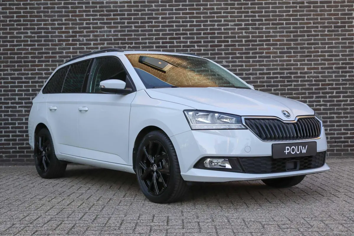 1.0 TSI 95pk Ambition | Volautomatische airconditioning | All season banden | Parkeersensoren achter