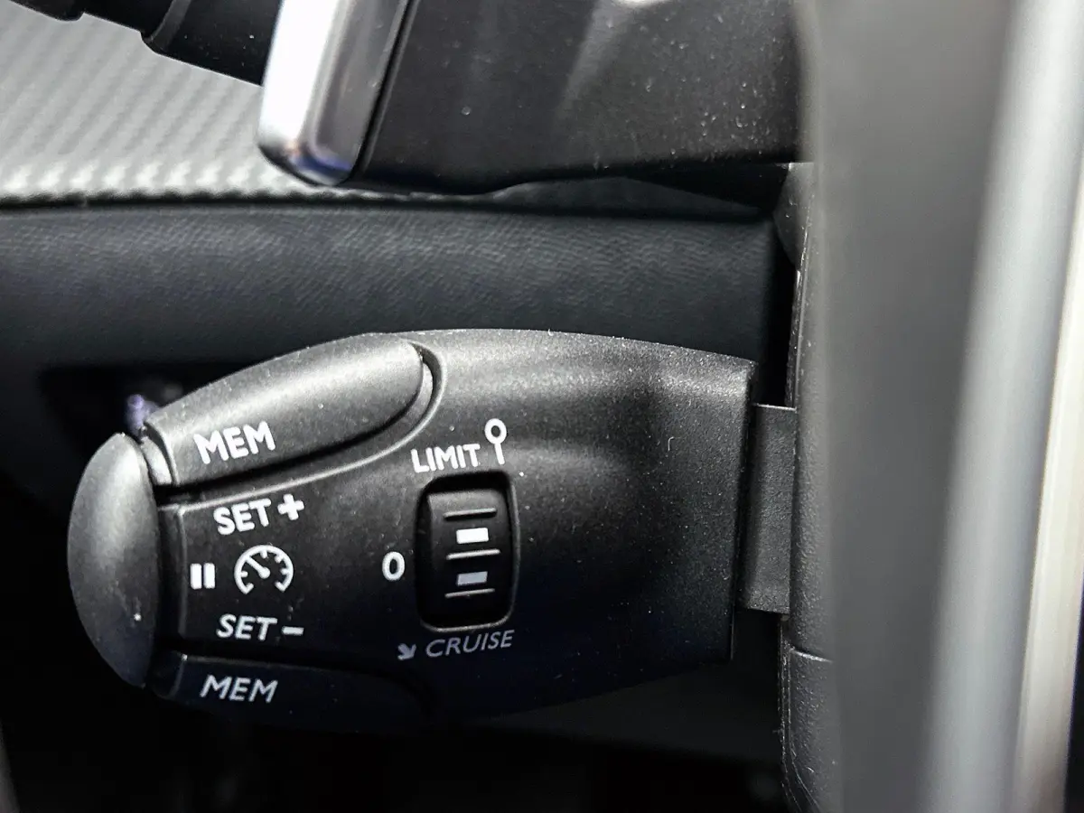 1.2 100pk AUT. Allure NAVI & CARPLAY | CRUISE