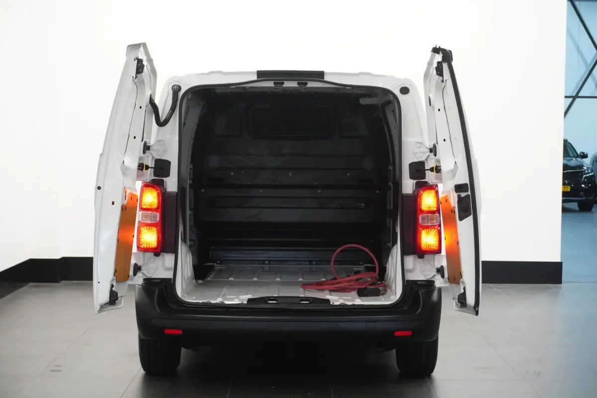 75 kWh 136PK - Airco - Cruise - Carkit - €19.900,- Excl.
