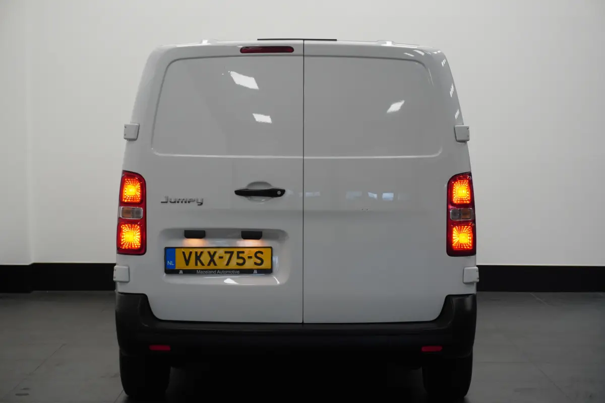 75 kWh 136PK - Airco - Cruise - Carkit - €19.900,- Excl.
