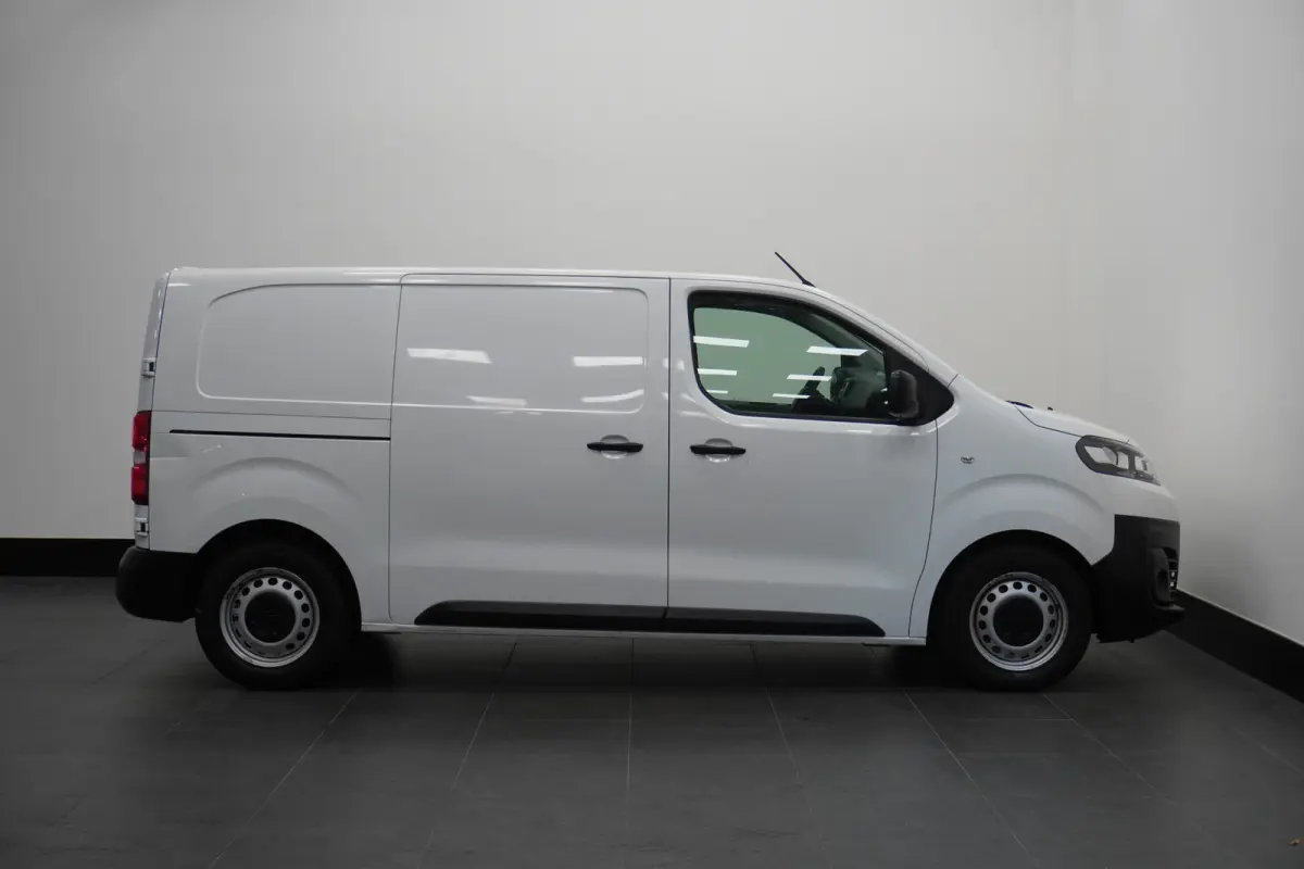 75 kWh 136PK - Airco - Cruise - Carkit - €19.900,- Excl.