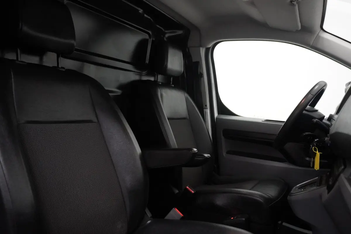 75 kWh 136PK - Airco - Cruise - Carkit - €19.900,- Excl.