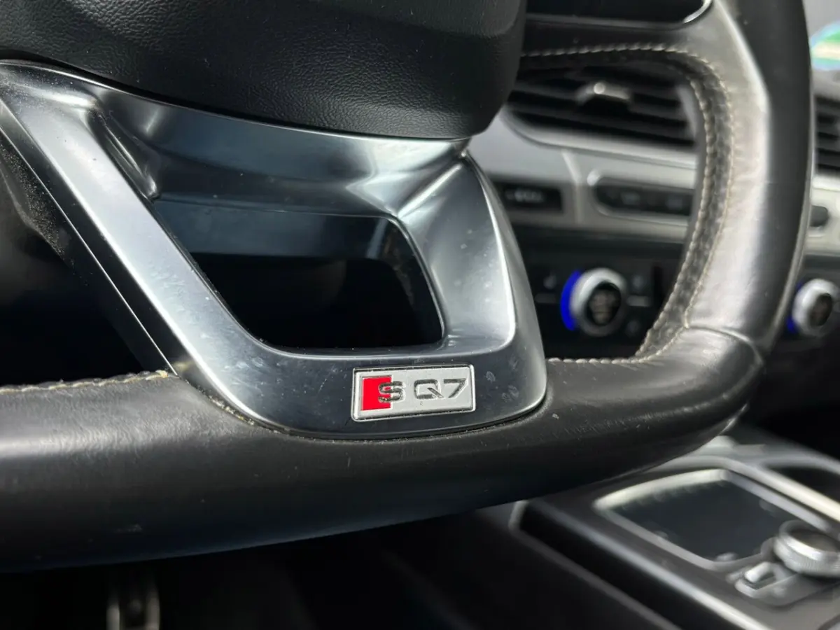 SQ7 4.0 TDI SQ7 quattro
