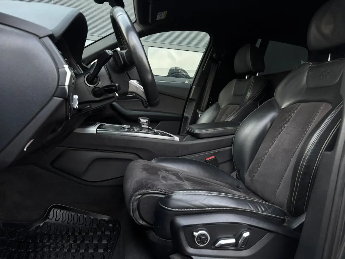 SQ7 4.0 TDI SQ7 quattro
