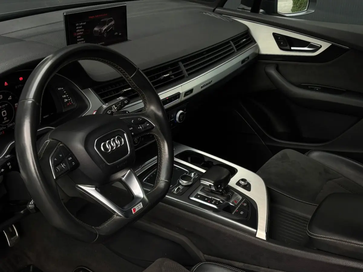 SQ7 4.0 TDI SQ7 quattro