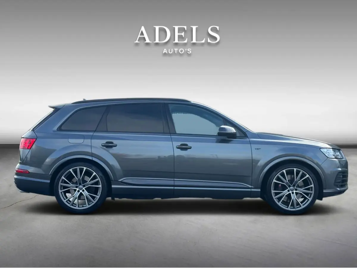 SQ7 4.0 TDI SQ7 quattro