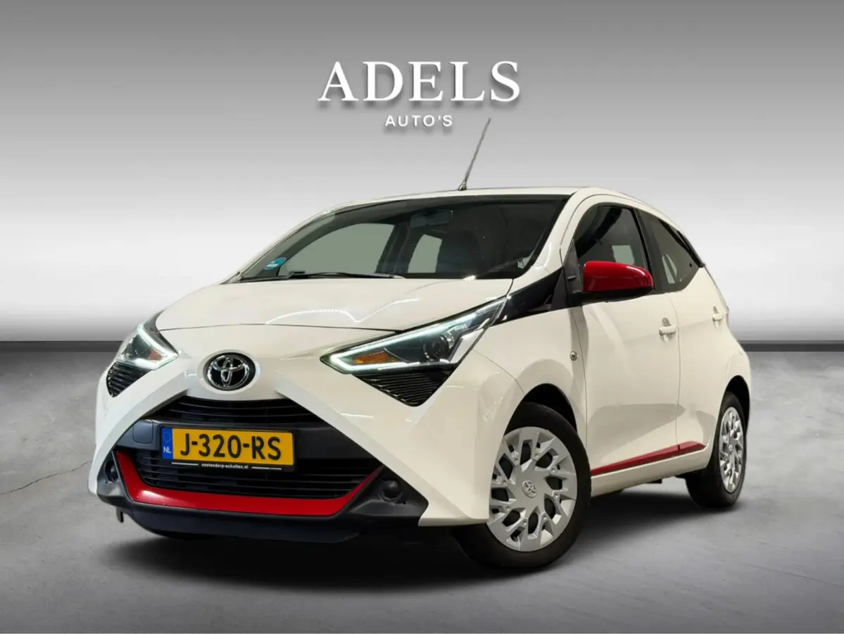 1.0 VVT-i x-play NAVI NL Auto NAP Camera Cruise