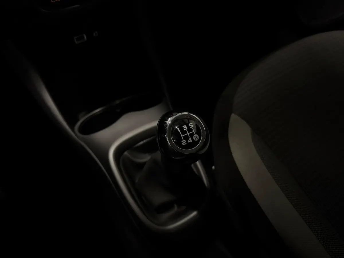 1.0 VVT-i x-play NAVI NL Auto NAP Camera Cruise