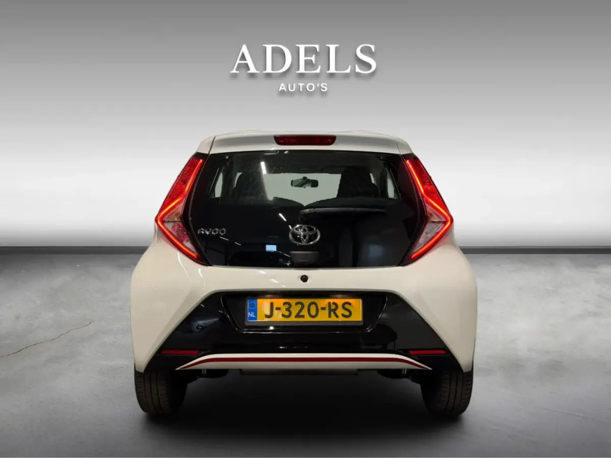 1.0 VVT-i x-play NAVI NL Auto NAP Camera Cruise