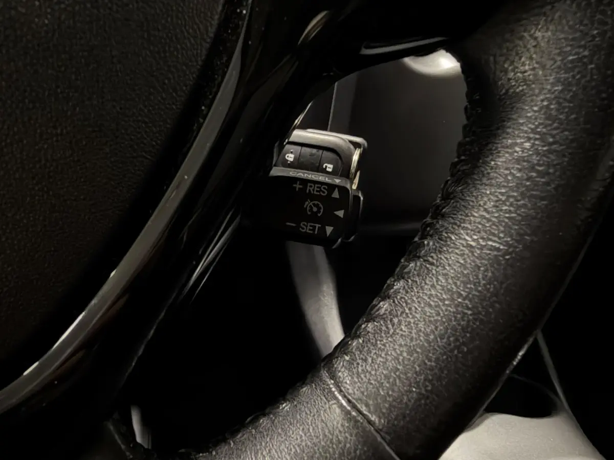 1.0 VVT-i x-play NAVI NL Auto NAP Camera Cruise