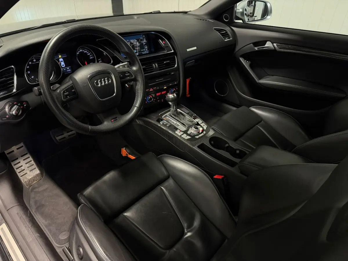 4.2 FSI RS 5 quattro