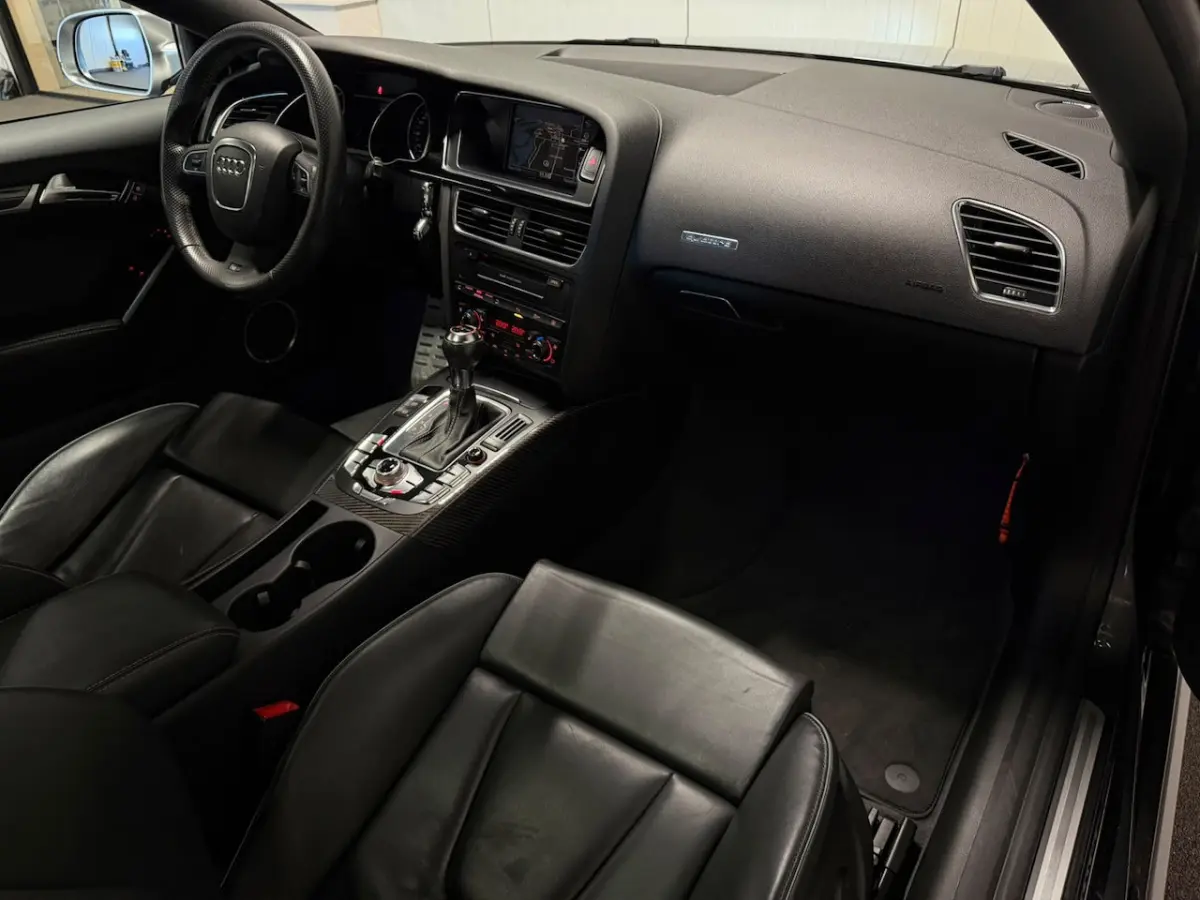 4.2 FSI RS 5 quattro