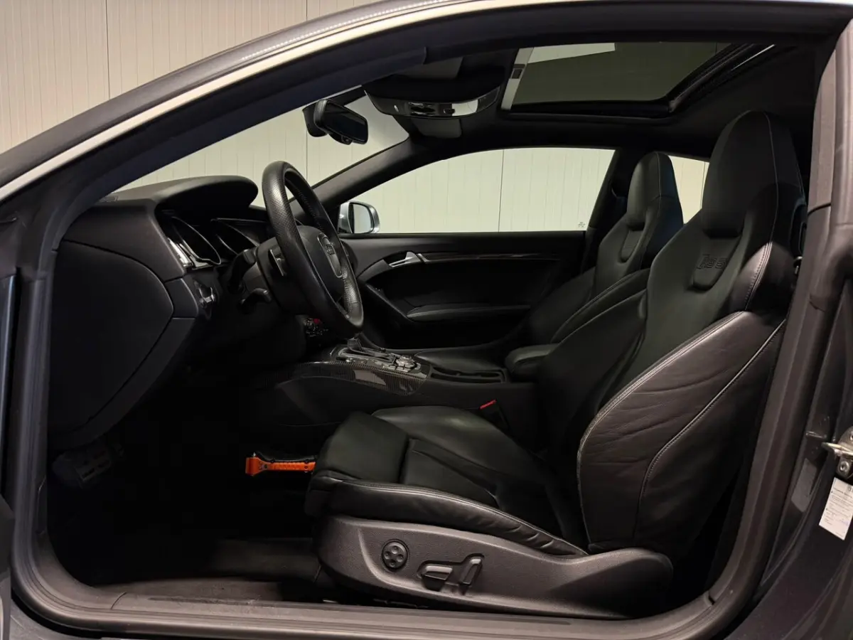 4.2 FSI RS 5 quattro