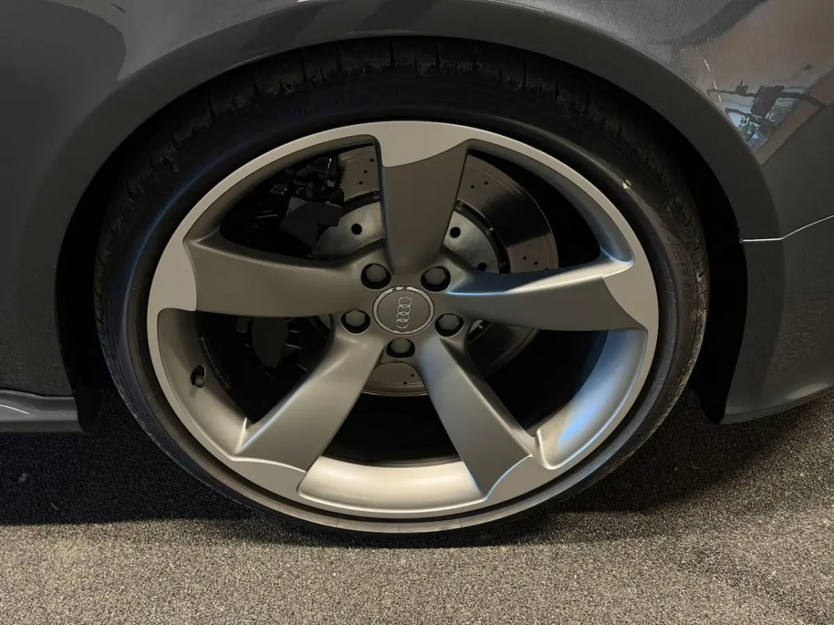 4.2 FSI RS 5 quattro