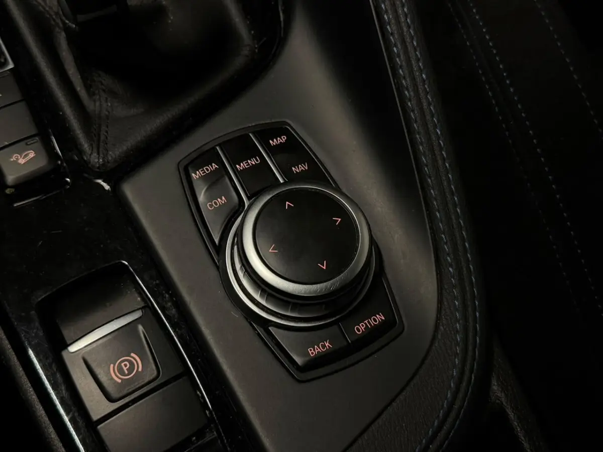 XDrive20i High Executive