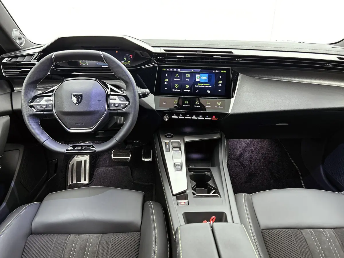 1.2 Hybrid 145pk GT Automaat | 360 Camera | Elektrische Bestuurdersstoel | Climate Control | Adaptieve Cruise Control | LED | 18"LMV | Keyless Entry/Start | Stuur/Stoelen Verwarmd | Apple Ca