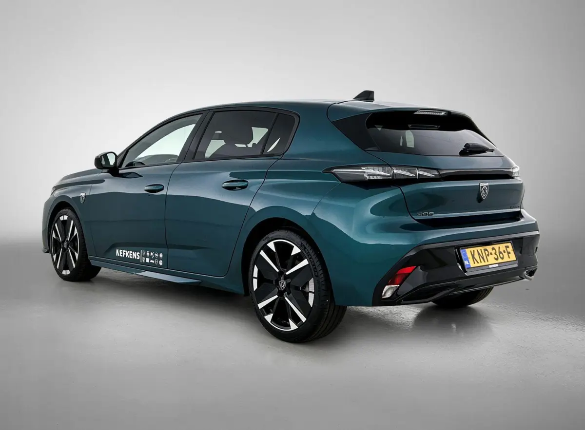 1.2 Hybrid 145pk GT Automaat | 360 Camera | Elektrische Bestuurdersstoel | Climate Control | Adaptieve Cruise Control | LED | 18"LMV | Keyless Entry/Start | Stuur/Stoelen Verwarmd | Apple Ca