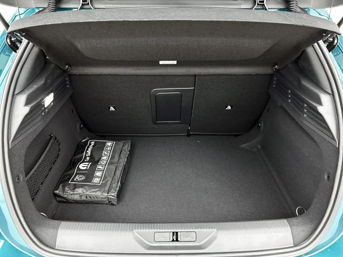 1.2 Hybrid 145pk GT Automaat | 360 Camera | Elektrische Bestuurdersstoel | Climate Control | Adaptieve Cruise Control | LED | 18"LMV | Keyless Entry/Start | Stuur/Stoelen Verwarmd | Apple Ca