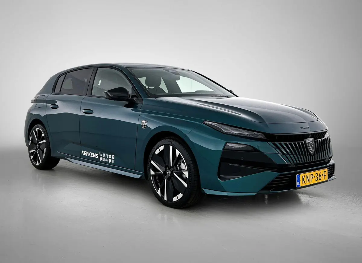 1.2 Hybrid 145pk GT Automaat | 360 Camera | Elektrische Bestuurdersstoel | Climate Control | Adaptieve Cruise Control | LED | 18"LMV | Keyless Entry/Start | Stuur/Stoelen Verwarmd | Apple Ca