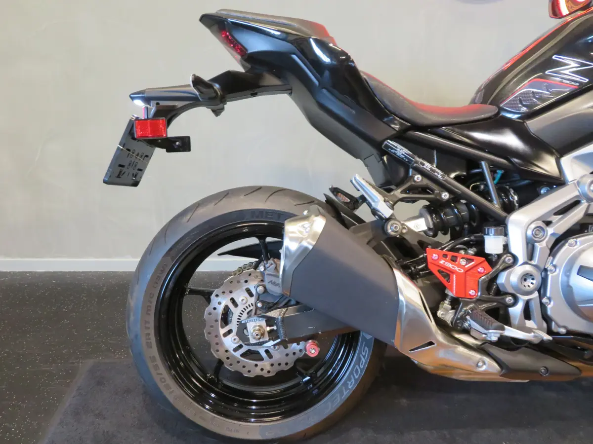 Z900 NIEUWSTAAT!