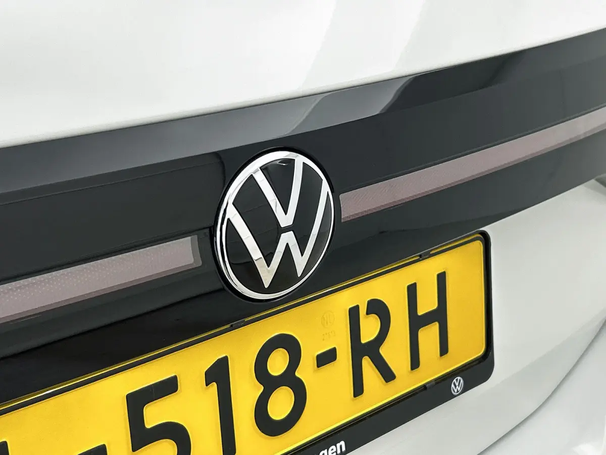 1.0 TSI Life 95 PK | Trekhaak | Airco | Apple Carplay | Android Auto | Adaptive Cruise Control | Lichtmetalen velgen |