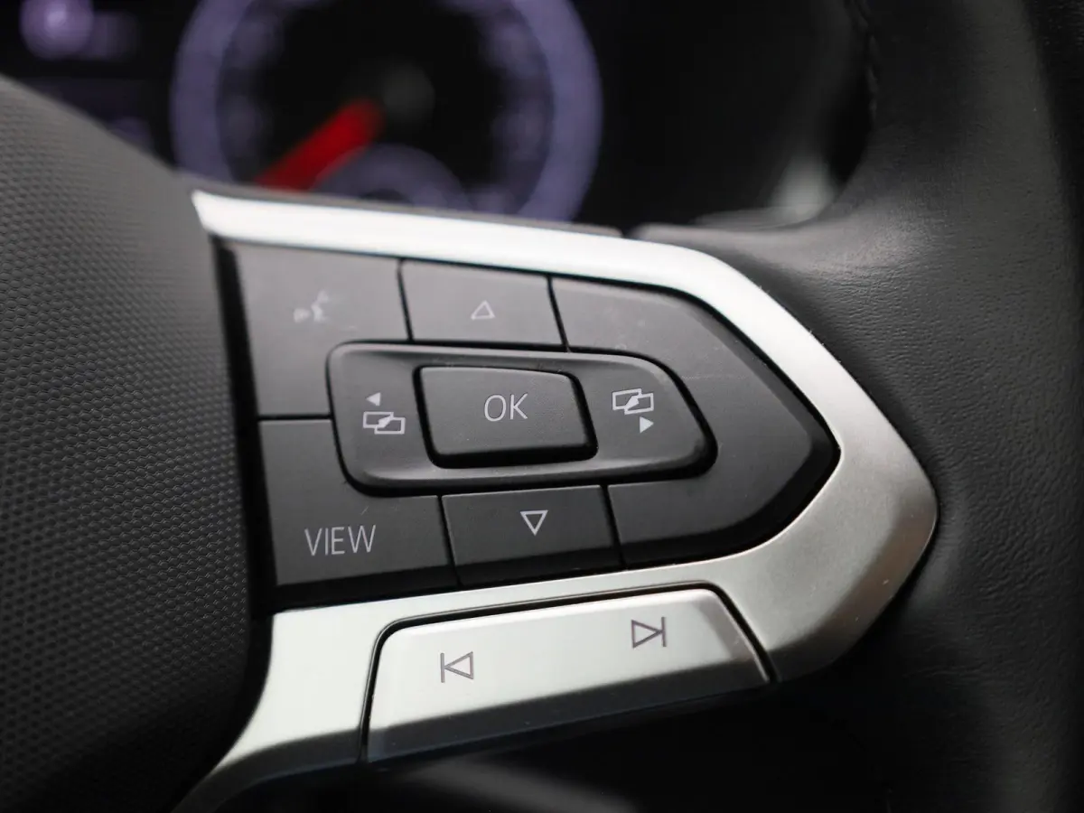 1.0 TSI Life 95 PK | Trekhaak | Airco | Apple Carplay | Android Auto | Adaptive Cruise Control | Lichtmetalen velgen |