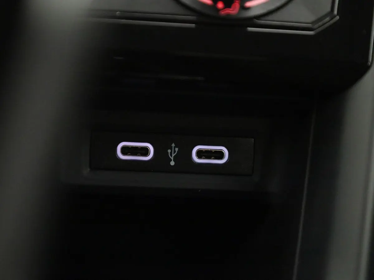 1.0 TSI Life 95 PK | Trekhaak | Airco | Apple Carplay | Android Auto | Adaptive Cruise Control | Lichtmetalen velgen |