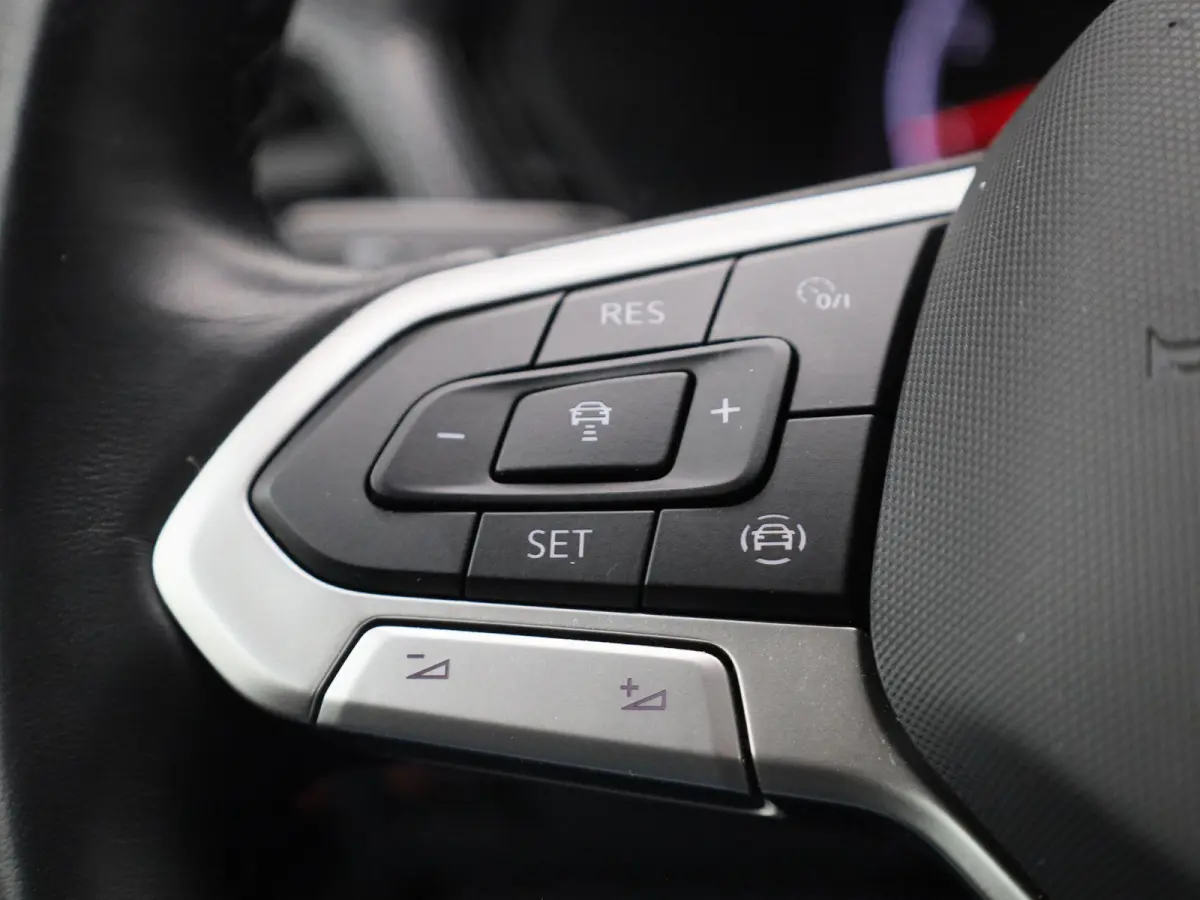 1.0 TSI Life 95 PK | Trekhaak | Airco | Apple Carplay | Android Auto | Adaptive Cruise Control | Lichtmetalen velgen |
