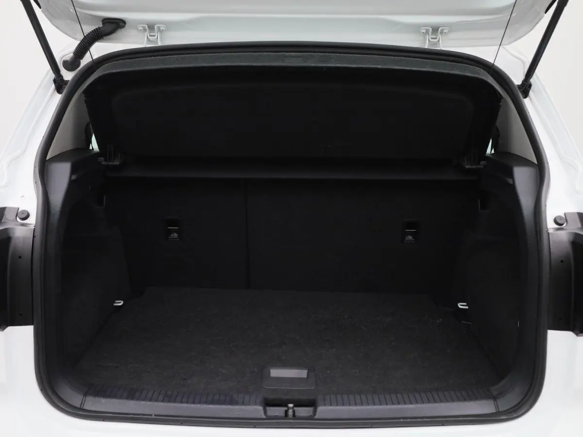 1.0 TSI Life 95 PK | Trekhaak | Airco | Apple Carplay | Android Auto | Adaptive Cruise Control | Lichtmetalen velgen |