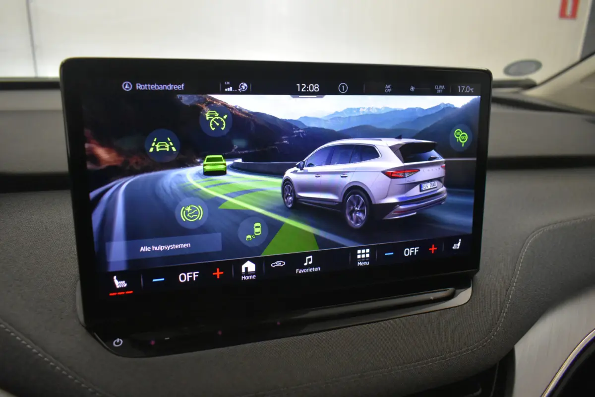 80 Camera 204 PK El aKlep+ Trekhaak Keyless Carplay