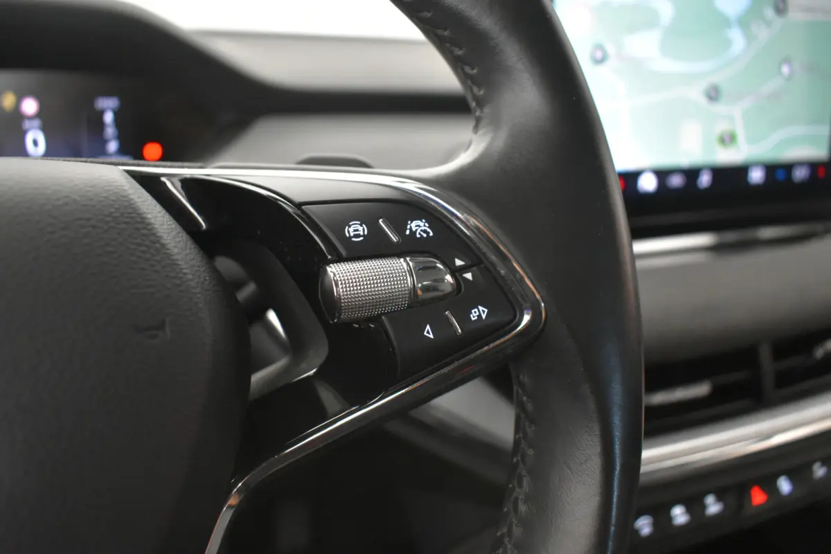 80 Camera 204 PK El aKlep+ Trekhaak Keyless Carplay