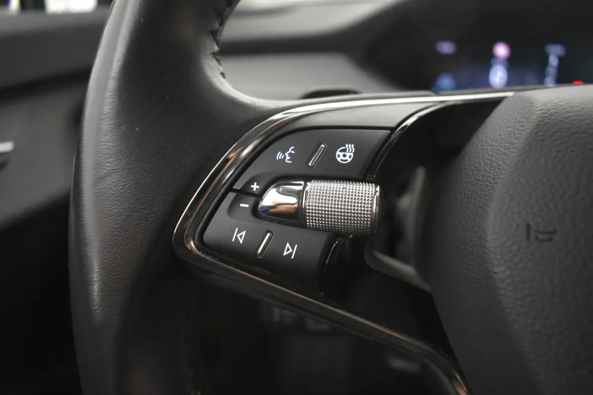 80 Camera 204 PK El aKlep+ Trekhaak Keyless Carplay