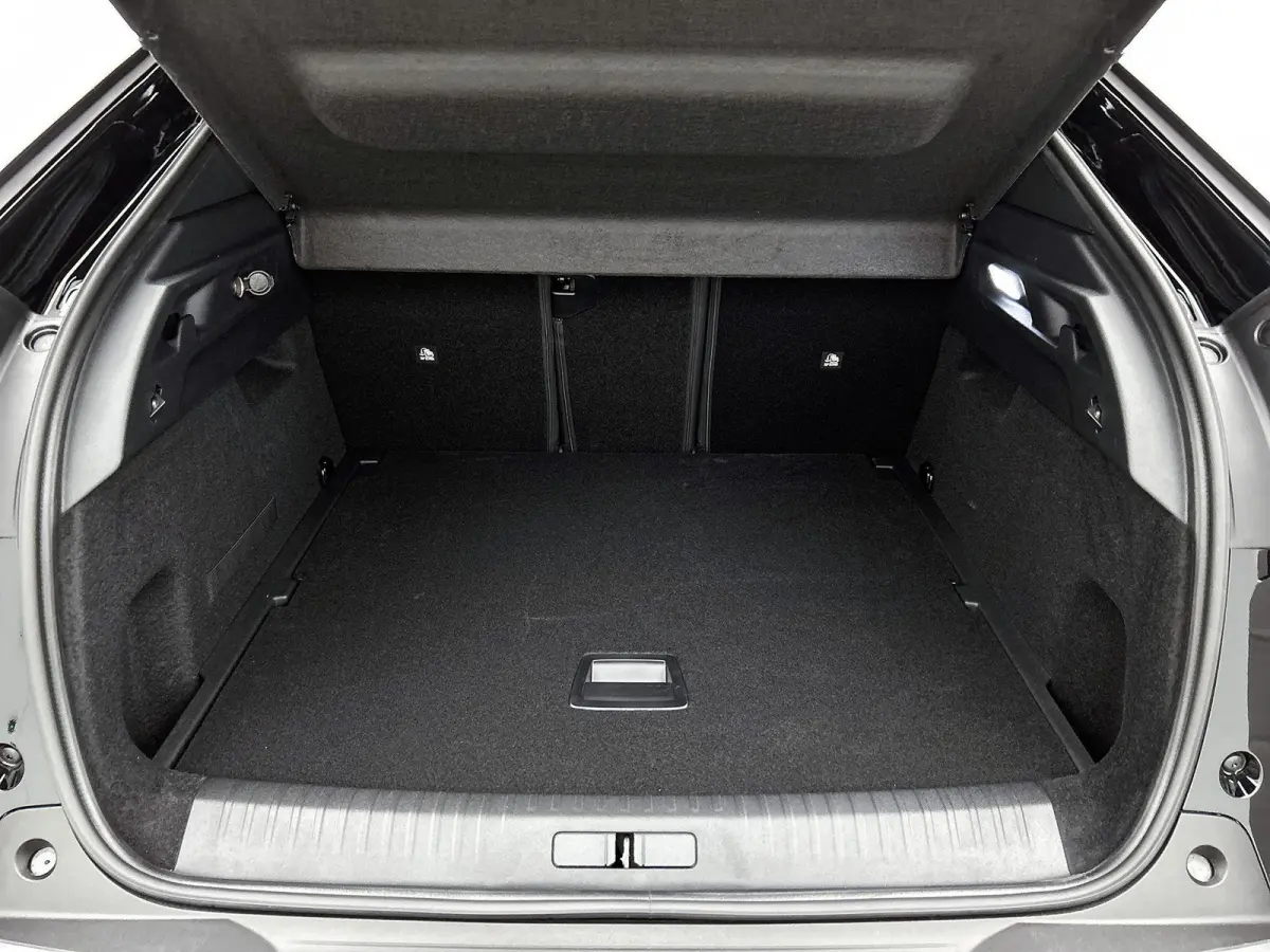 Allure Long Range 230pk 97 kWh Automaat | Tot 8 Jaar Garantie | Verwarmbare stoelen | Cruise control | Climate control | Achteruitrijcamera | 19" lichtmetalen velgen