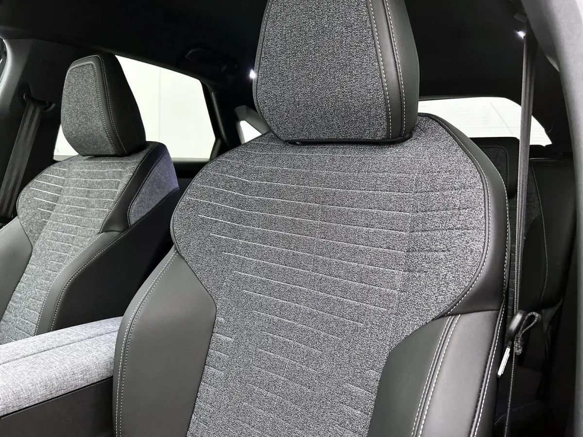 Allure Long Range 230pk 97 kWh Automaat | Tot 8 Jaar Garantie | Verwarmbare stoelen | Cruise control | Climate control | Achteruitrijcamera | 19" lichtmetalen velgen