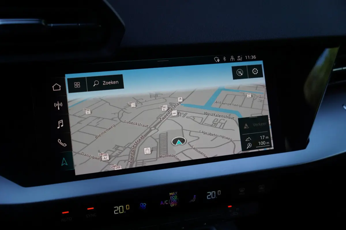 40 TFSIe 204pk Advanced Edition | Smartphone Interface | Navigatie | PDC | Optiek Zwart | 19" Velgen