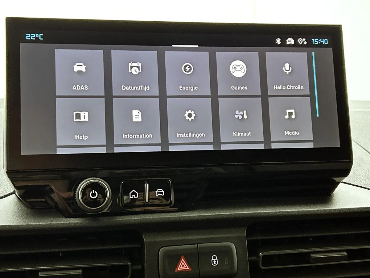 136pk L2 50 kWh Automaat | Houten Vloer | Navigatie | Stoelverwarming | Full-LED | Airco | Cruise Control | Camera | Apple Carplay/Android Auto |