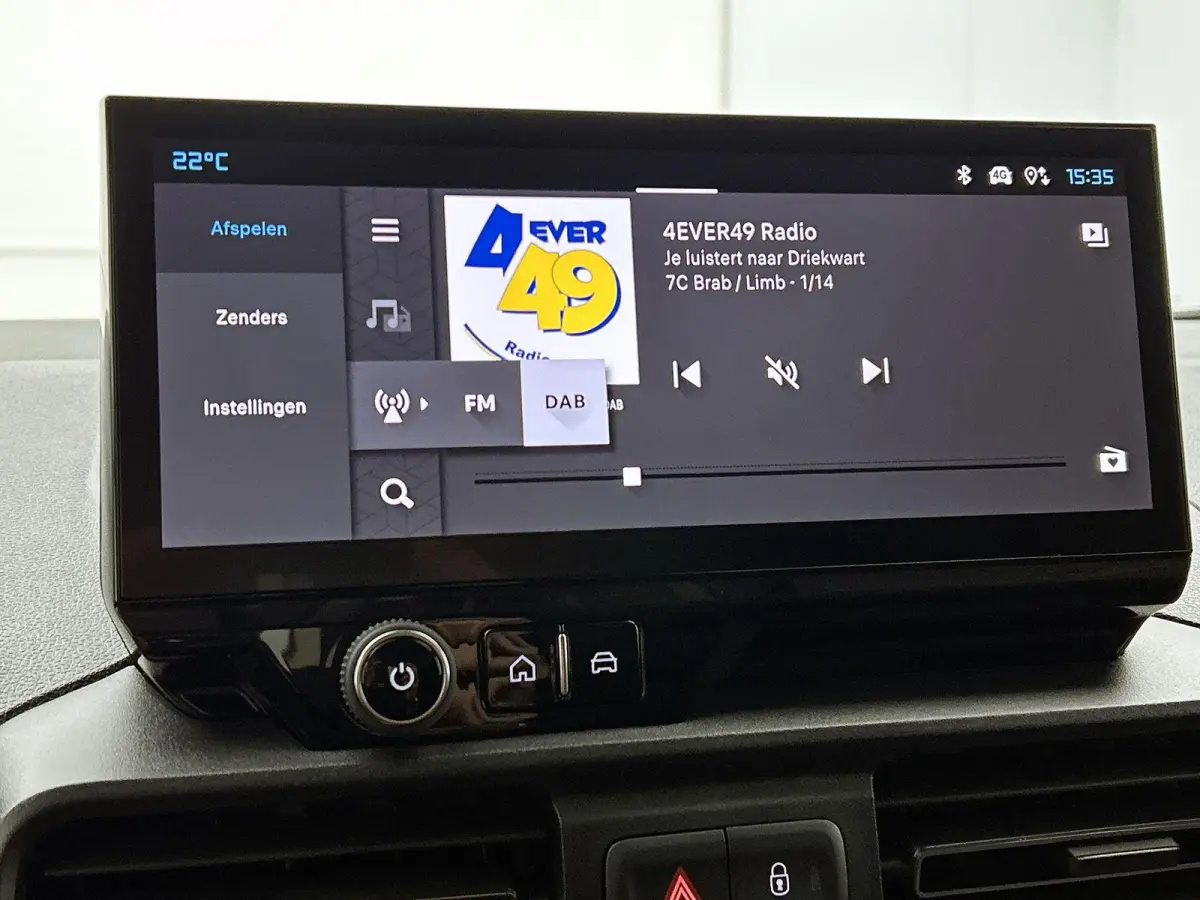 136pk L2 50 kWh Automaat | Houten Vloer | Navigatie | Stoelverwarming | Full-LED | Airco | Cruise Control | Camera | Apple Carplay/Android Auto |