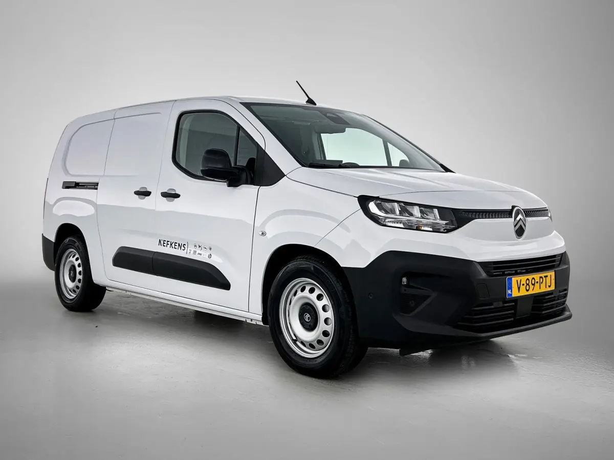 136pk L2 50 kWh Automaat | Houten Vloer | Navigatie | Stoelverwarming | Full-LED | Airco | Cruise Control | Camera | Apple Carplay/Android Auto |