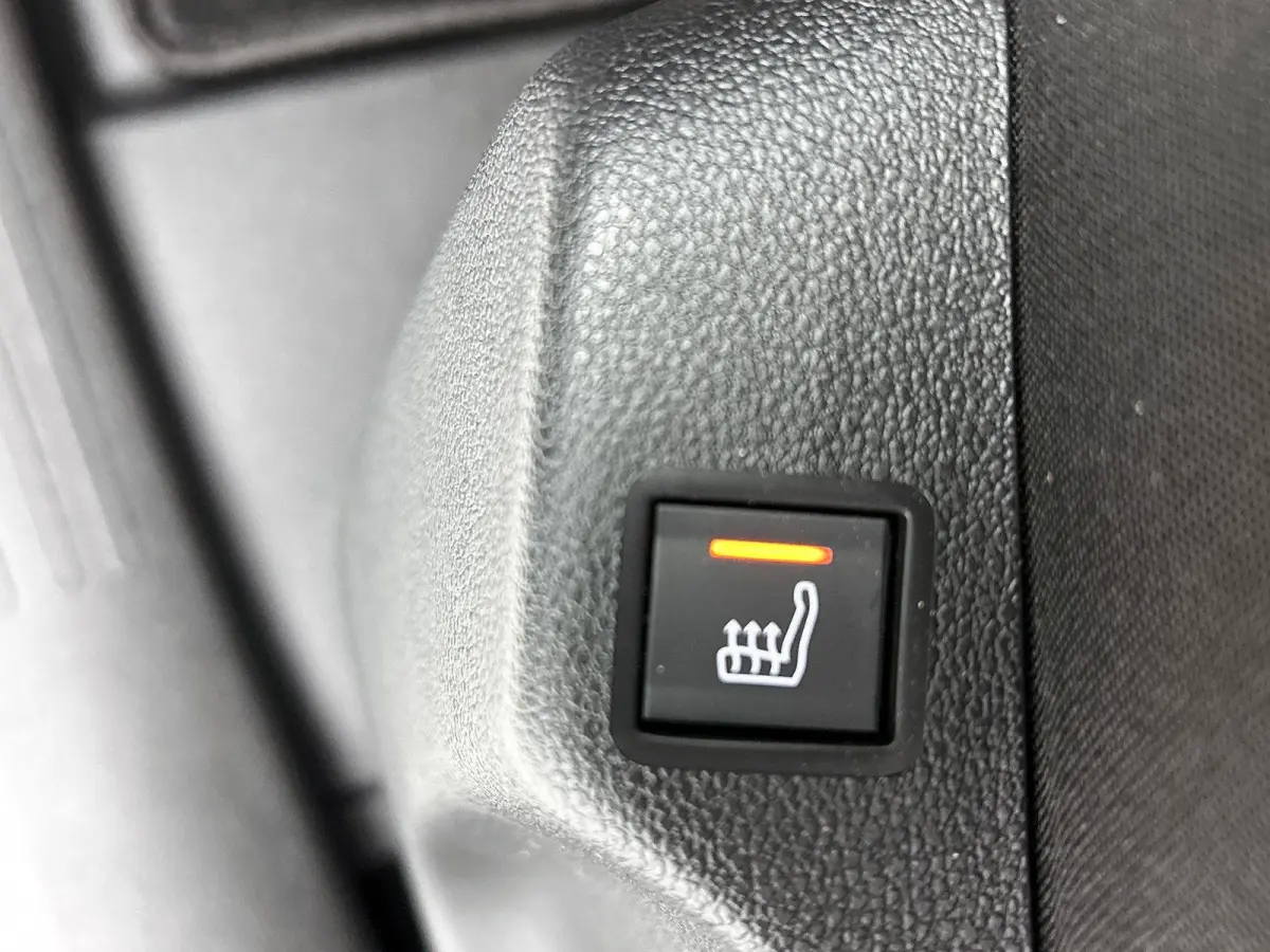 136pk L2 50 kWh Automaat | Houten Vloer | Navigatie | Stoelverwarming | Full-LED | Airco | Cruise Control | Camera | Apple Carplay/Android Auto |