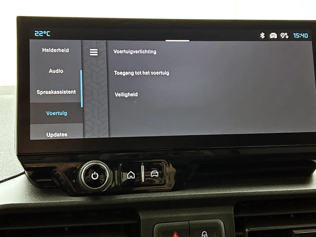136pk L2 50 kWh Automaat | Houten Vloer | Navigatie | Stoelverwarming | Full-LED | Airco | Cruise Control | Camera | Apple Carplay/Android Auto |
