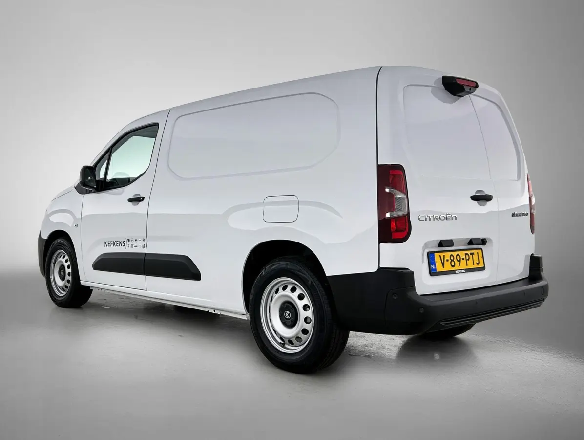 136pk L2 50 kWh Automaat | Houten Vloer | Navigatie | Stoelverwarming | Full-LED | Airco | Cruise Control | Camera | Apple Carplay/Android Auto |