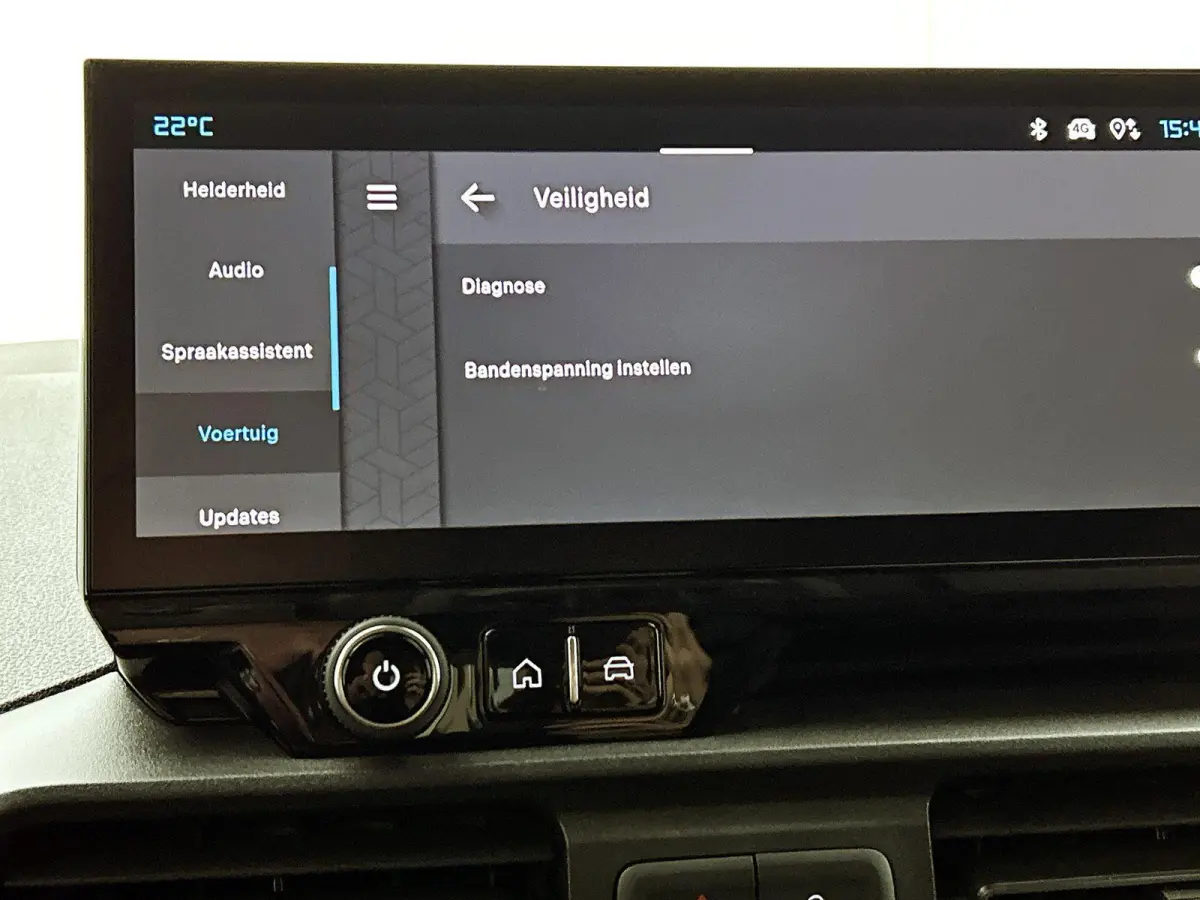136pk L2 50 kWh Automaat | Houten Vloer | Navigatie | Stoelverwarming | Full-LED | Airco | Cruise Control | Camera | Apple Carplay/Android Auto |