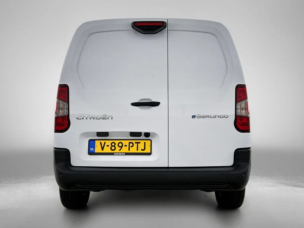 136pk L2 50 kWh Automaat | Houten Vloer | Navigatie | Stoelverwarming | Full-LED | Airco | Cruise Control | Camera | Apple Carplay/Android Auto |