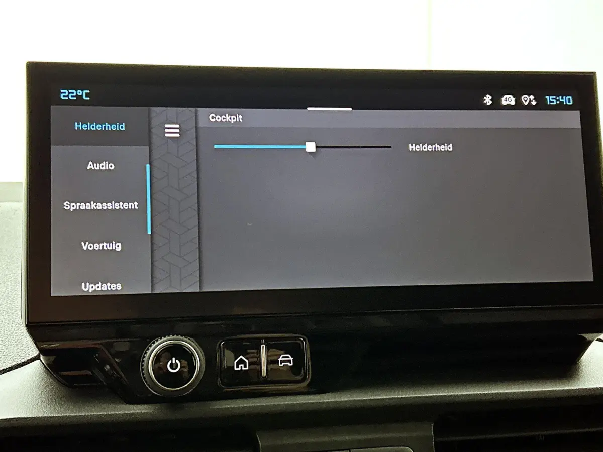 136pk L2 50 kWh Automaat | Houten Vloer | Navigatie | Stoelverwarming | Full-LED | Airco | Cruise Control | Camera | Apple Carplay/Android Auto |
