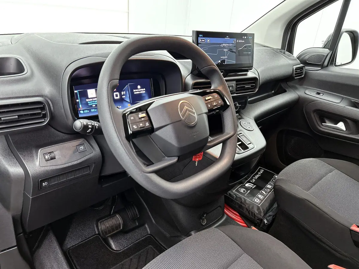 136pk L2 50 kWh Automaat | Houten Vloer | Navigatie | Stoelverwarming | Full-LED | Airco | Cruise Control | Camera | Apple Carplay/Android Auto |