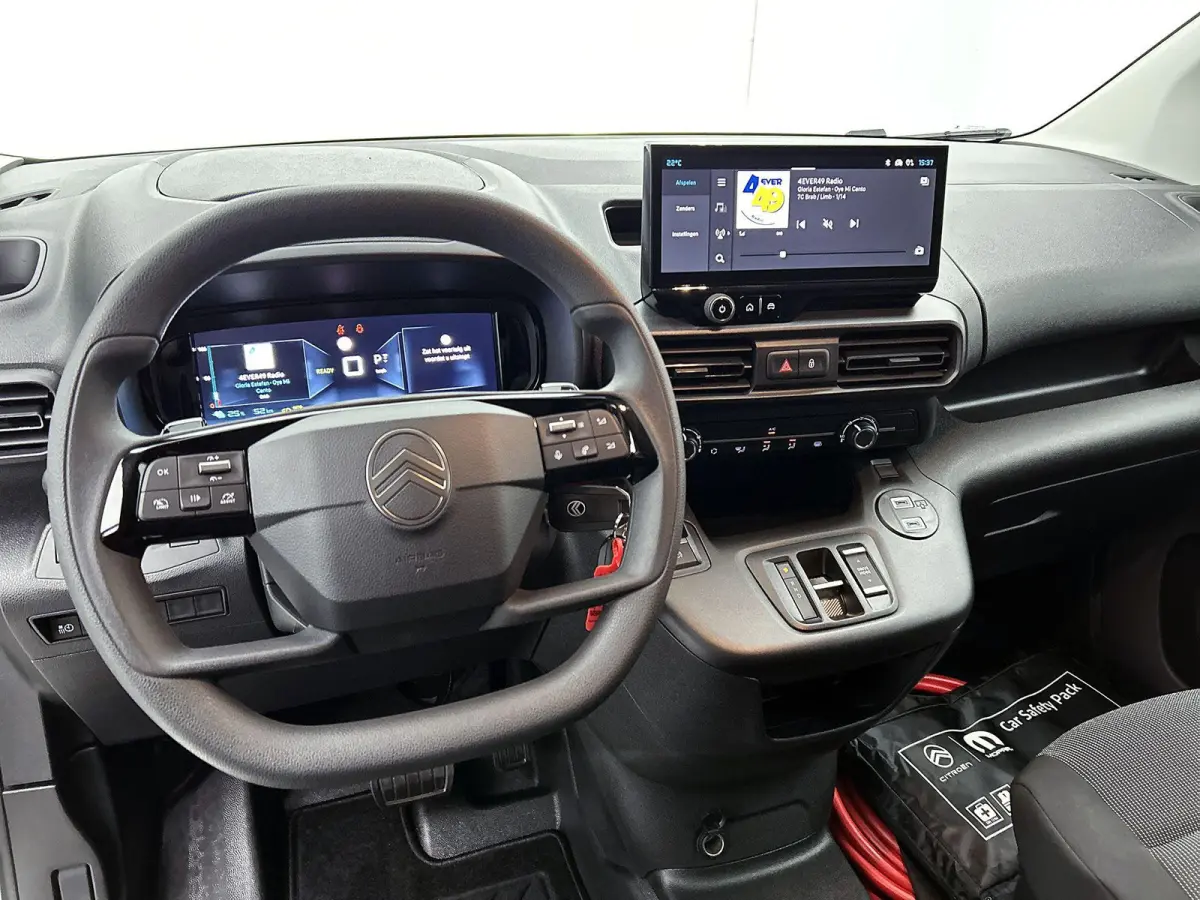 136pk L2 50 kWh Automaat | Houten Vloer | Navigatie | Stoelverwarming | Full-LED | Airco | Cruise Control | Camera | Apple Carplay/Android Auto |